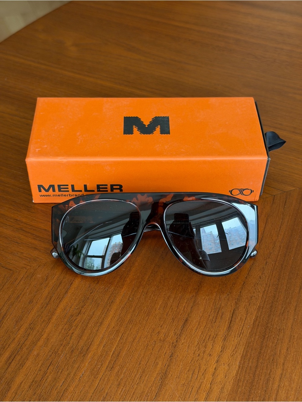 NWT Meller Lira Brown Sunglasses